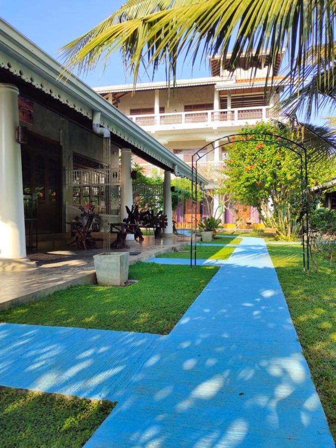 Thambili Cabanas Hotel Hikkaduwa Exterior photo